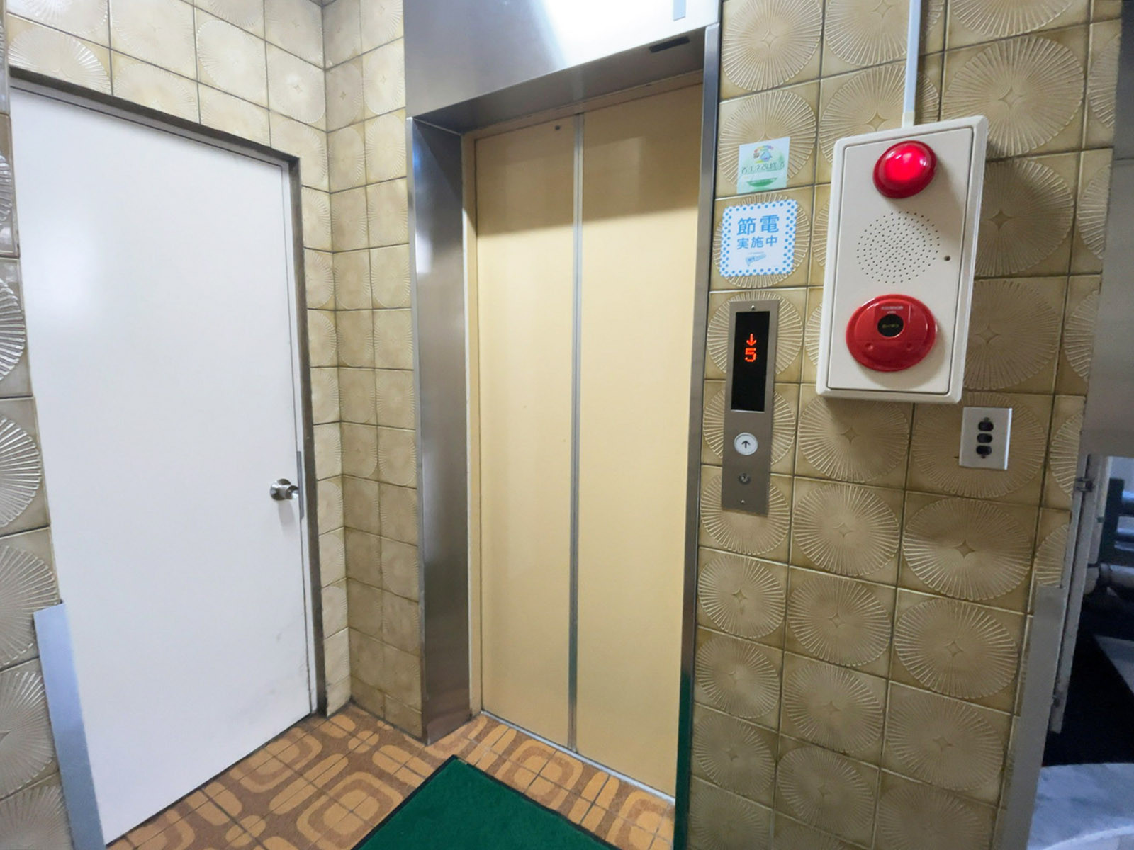 エレベーター