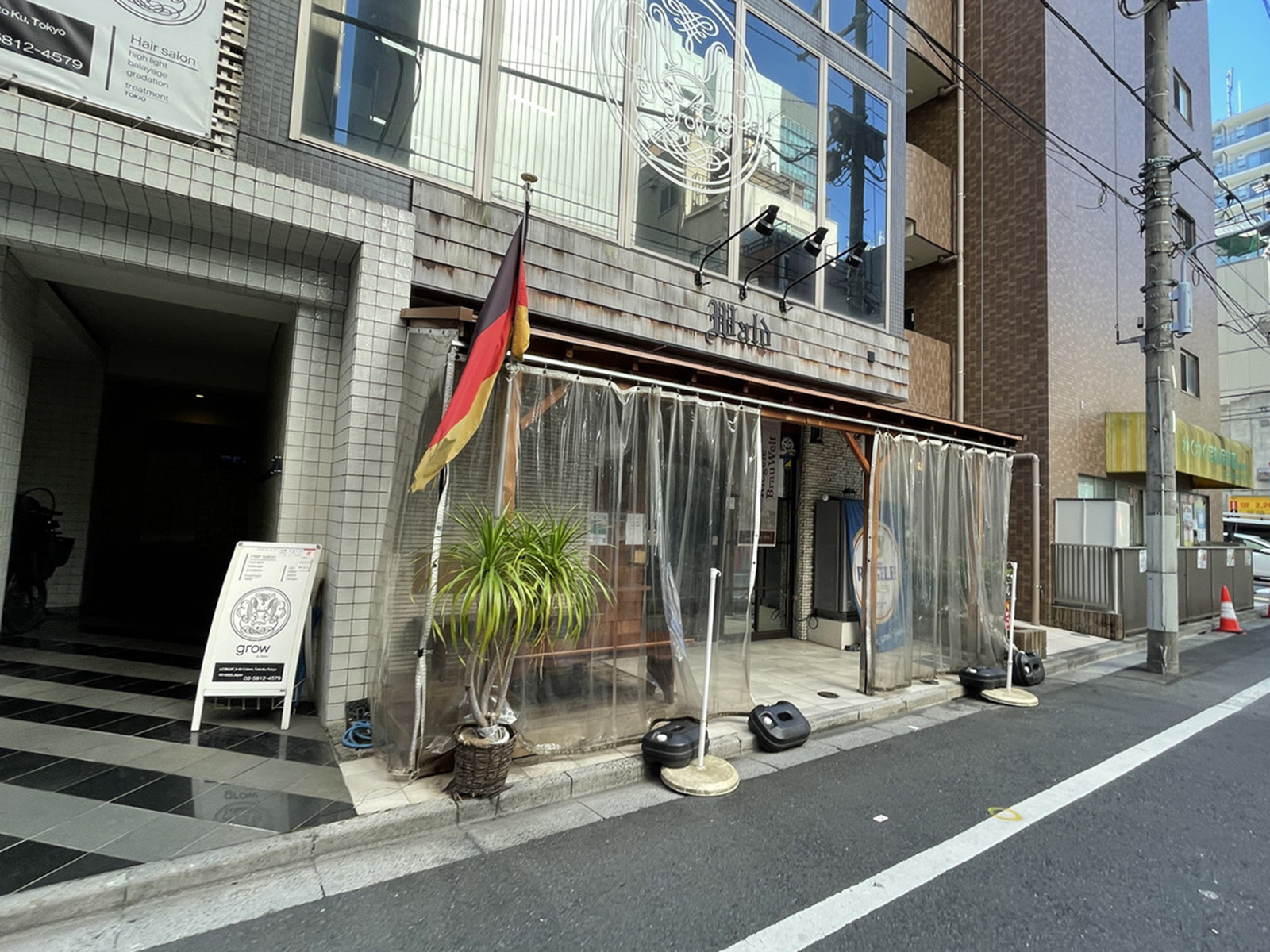 1階テナントの様子