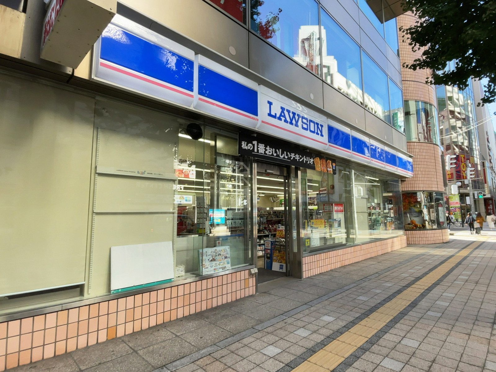 1階のローソン 札幌南3条西四丁目店