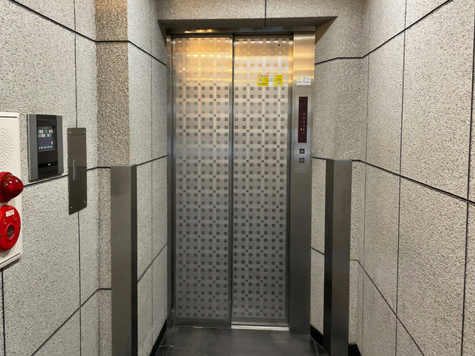 エレベーター(1基)