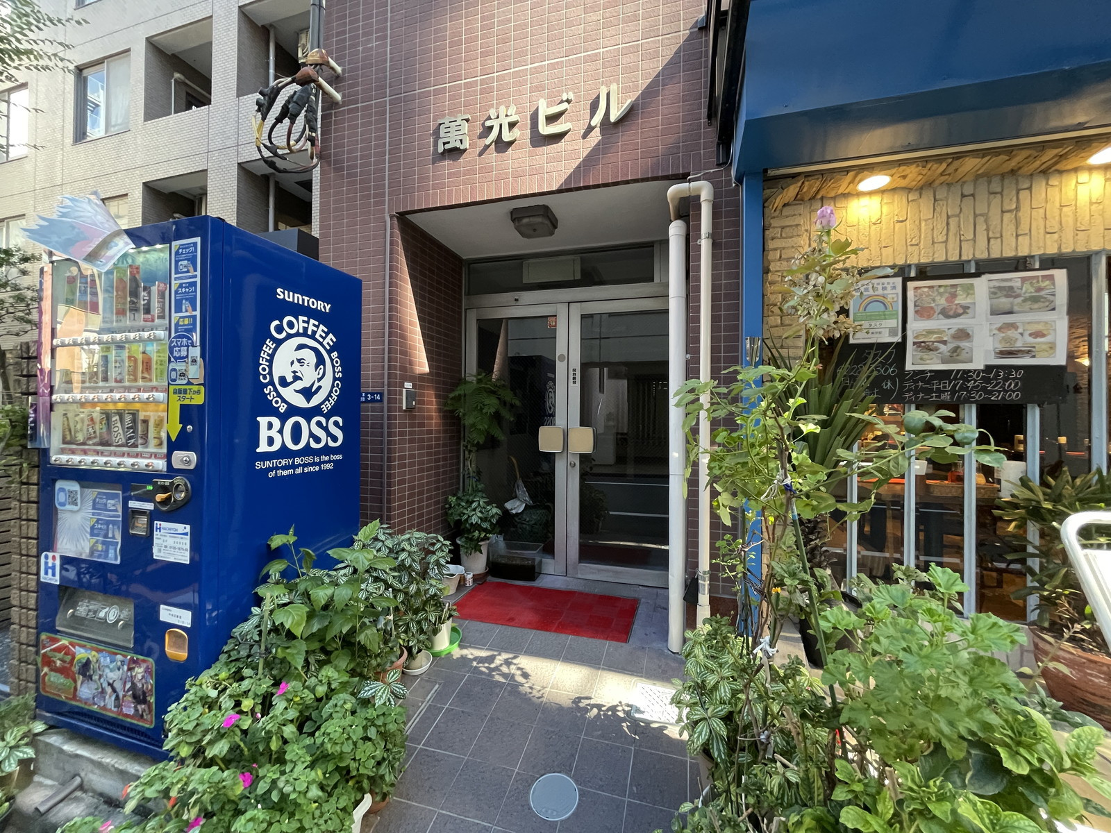 オフィスビル出入口