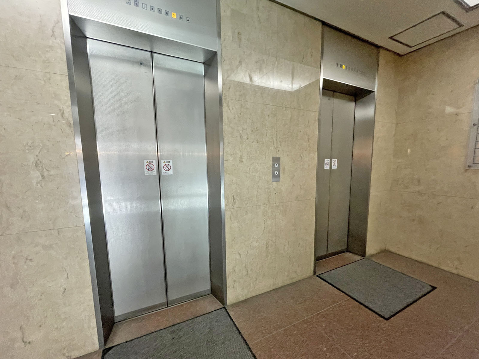 エレベーター(2基)