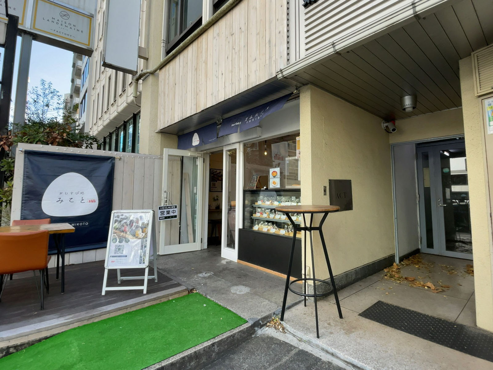 1階の軽食店