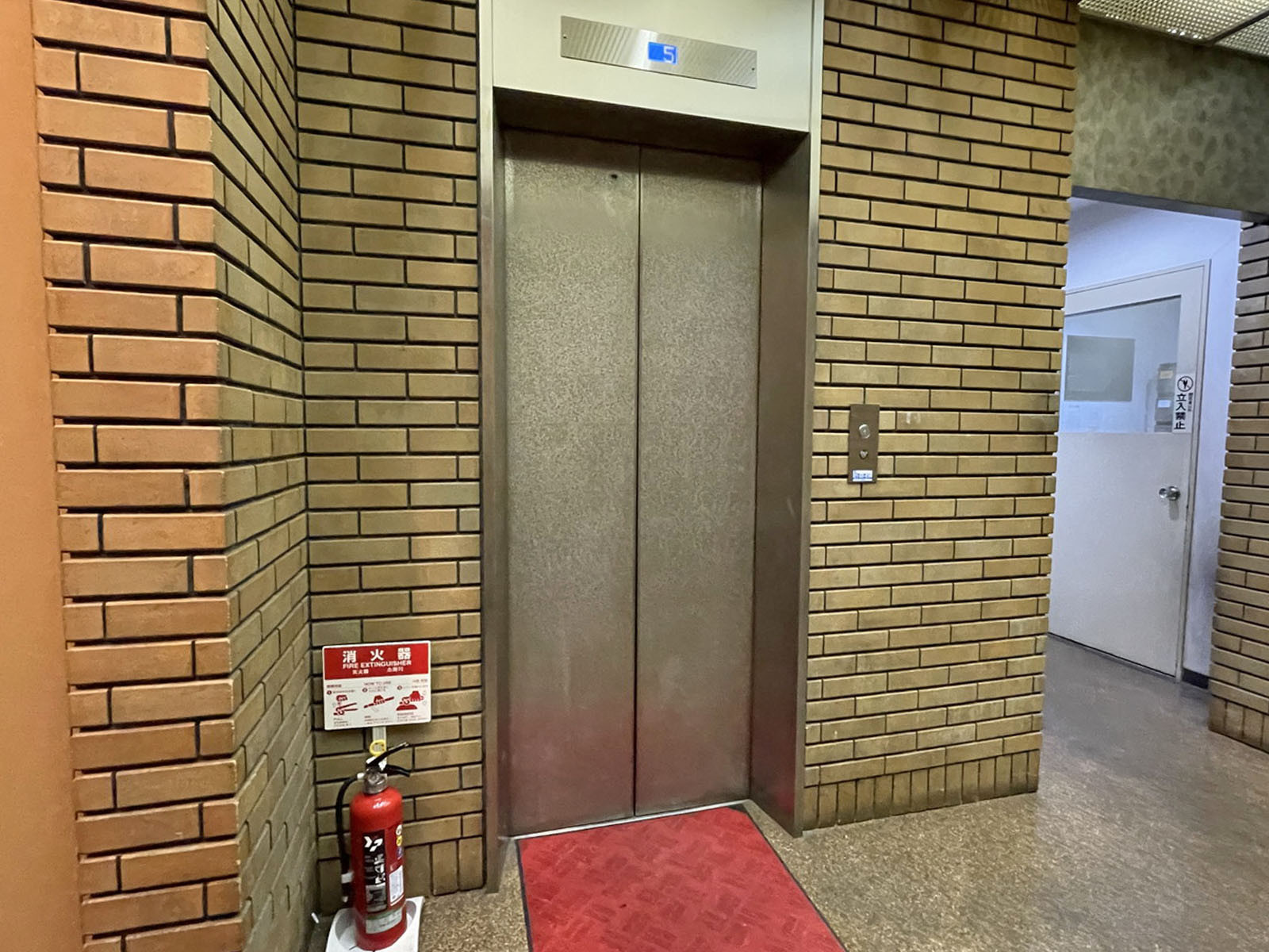 エレベーター