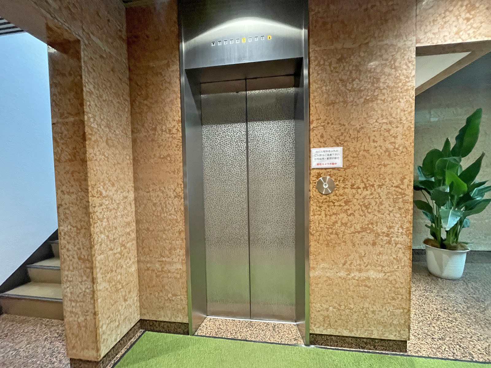 エレベーター