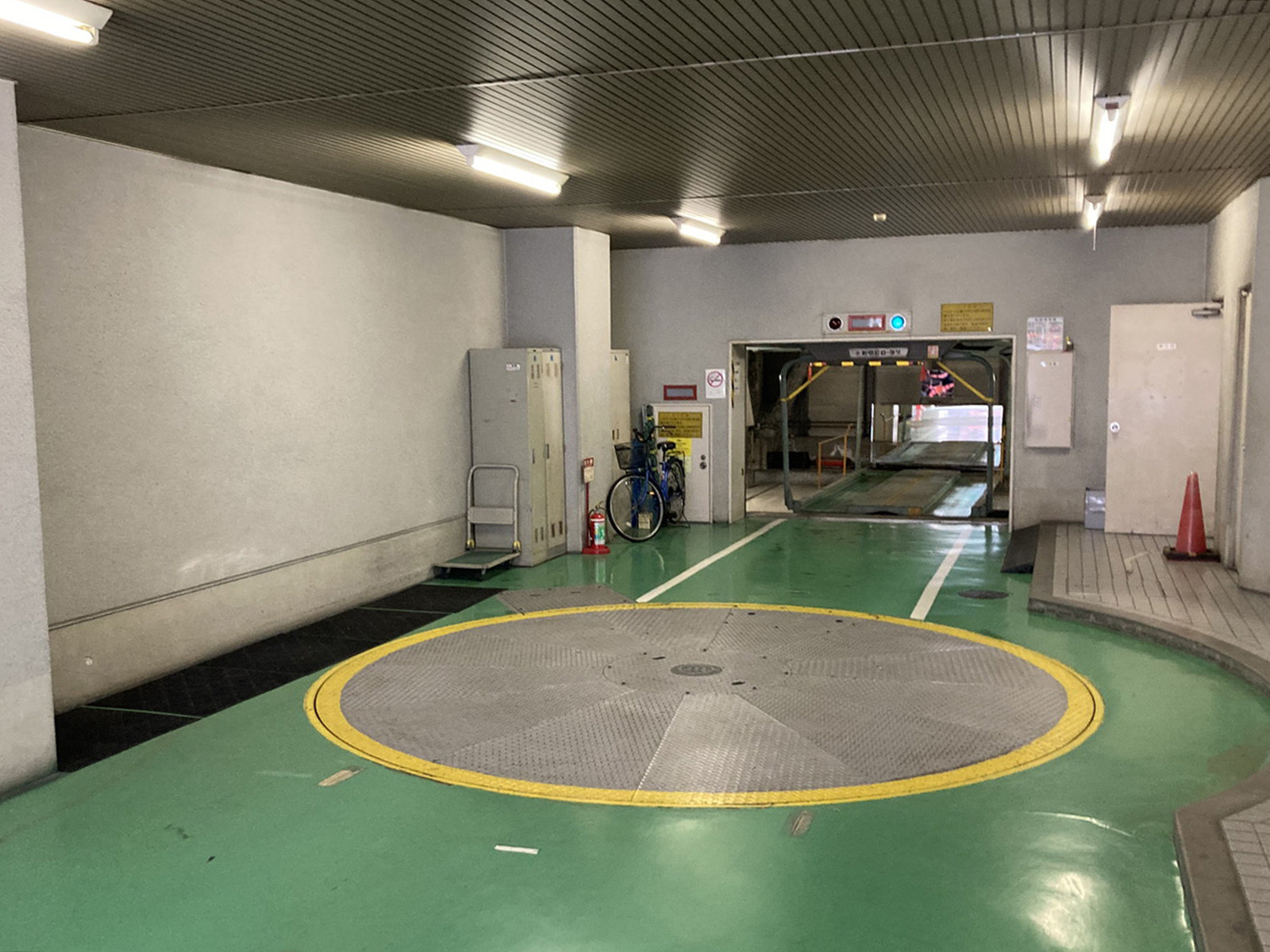 駐車場