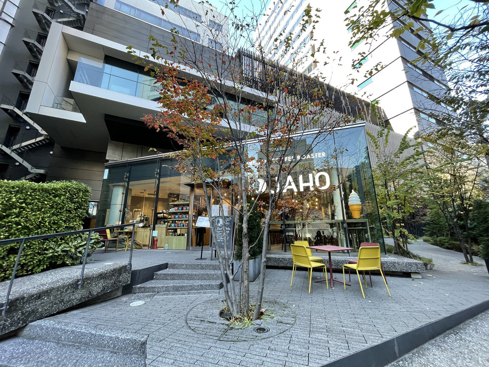 1階の飲食店の様子