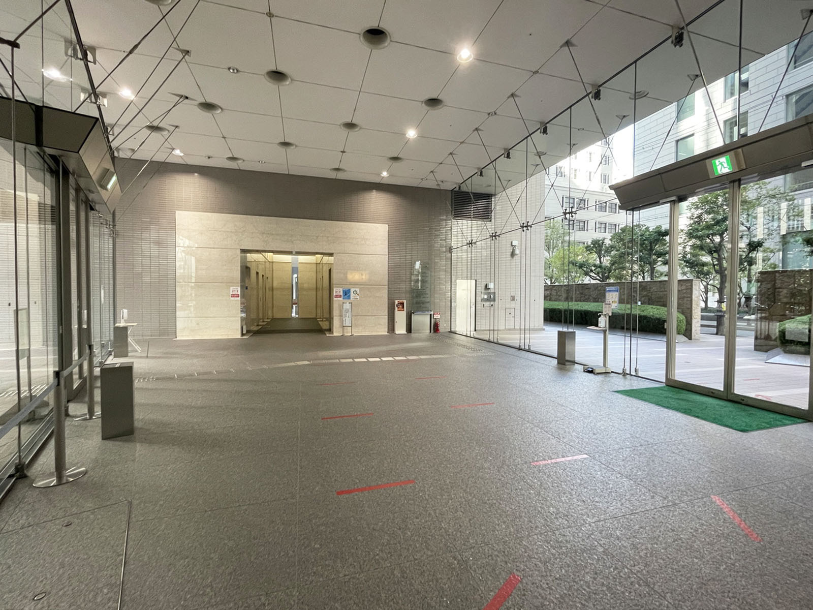 エントランスホール