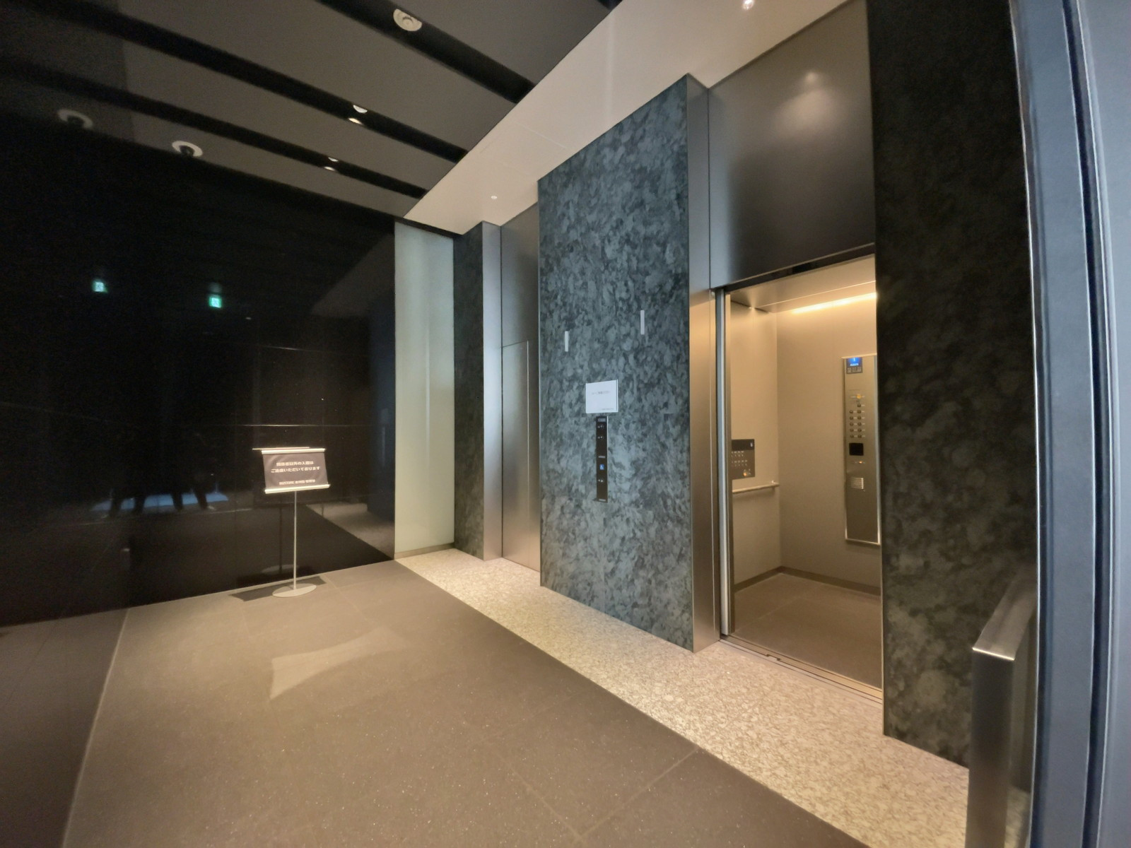 エレベーターホール