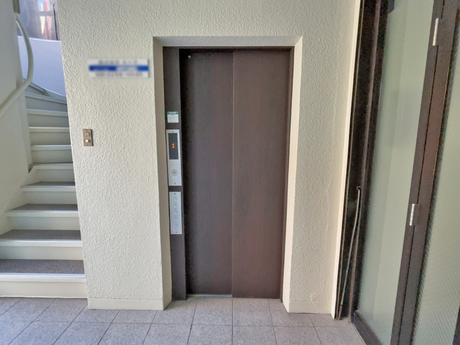 エレベーター(1基)