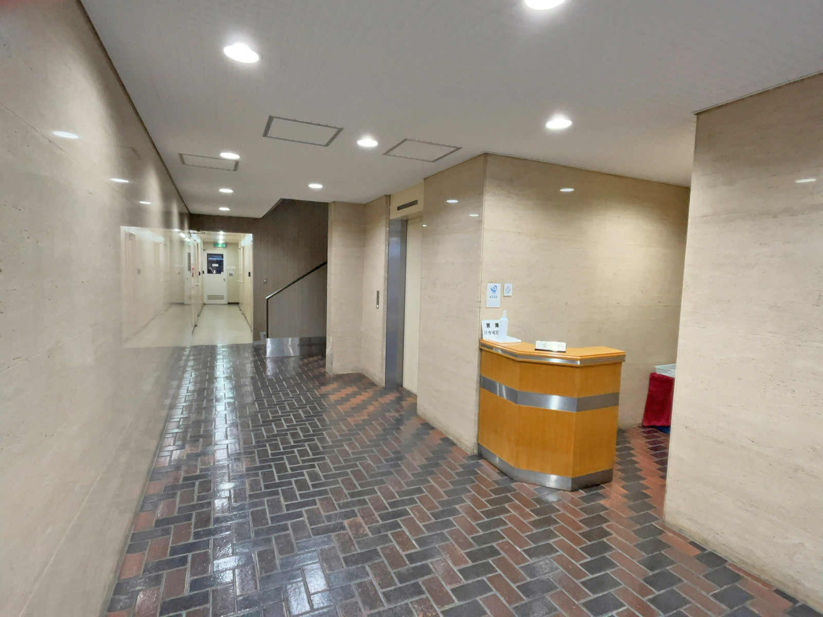 エントランス