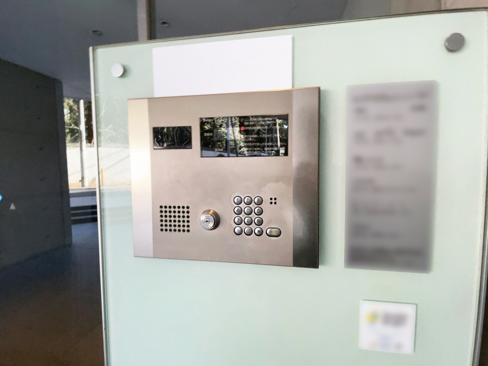 インターホン