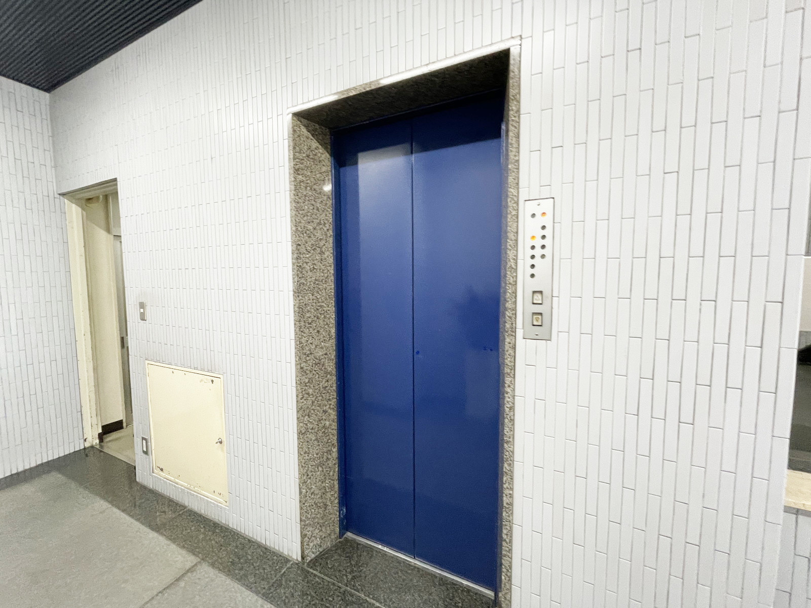 エレベーター(1基)