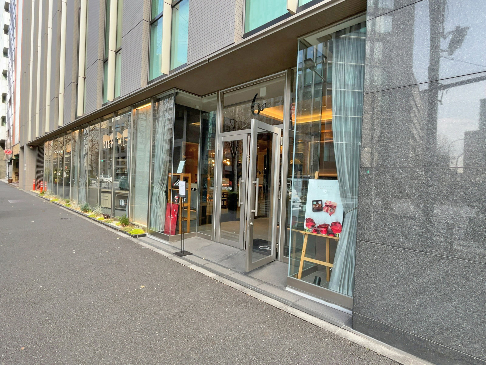 1階テナントの様子