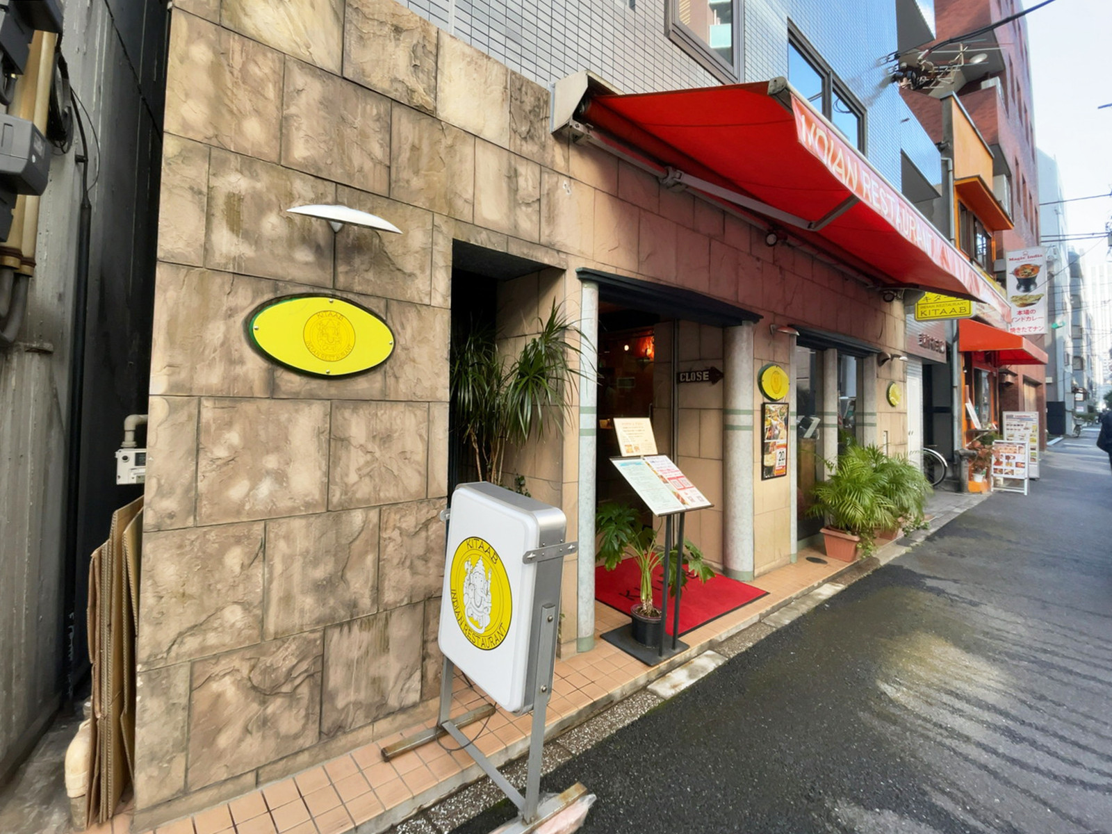 1階飲食店の様子