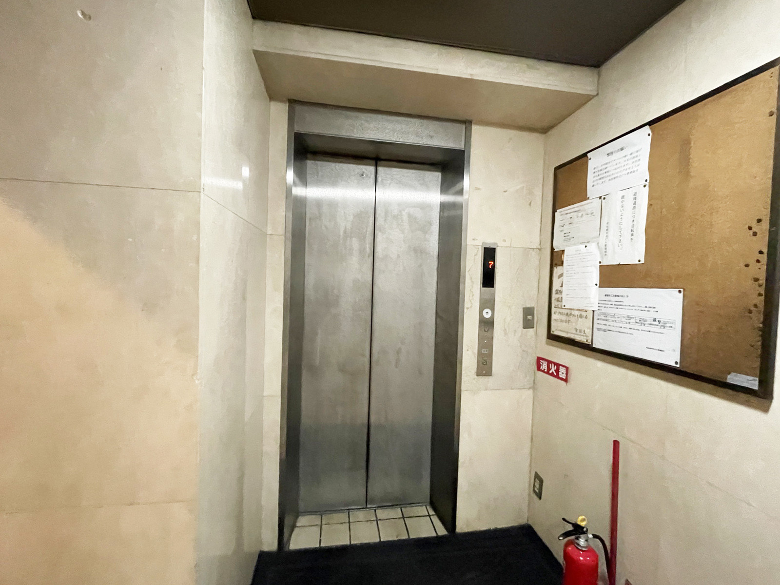 エレベーター（1基）