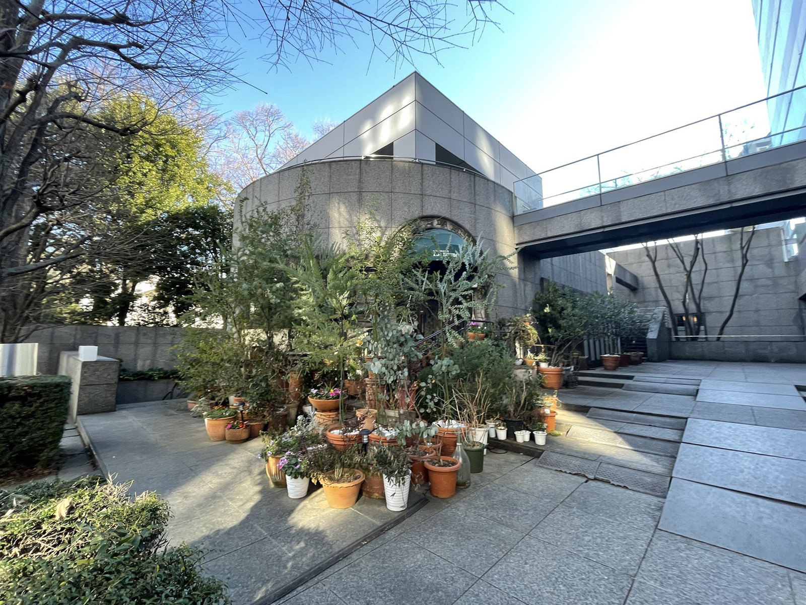 1階飲食店の様子