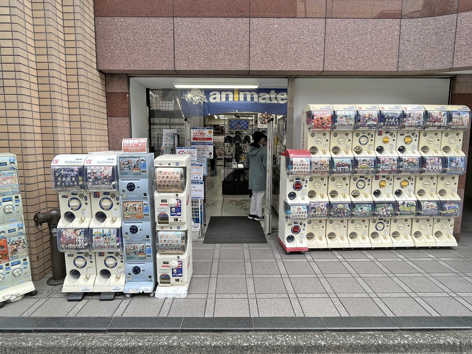 1階テナントの様子