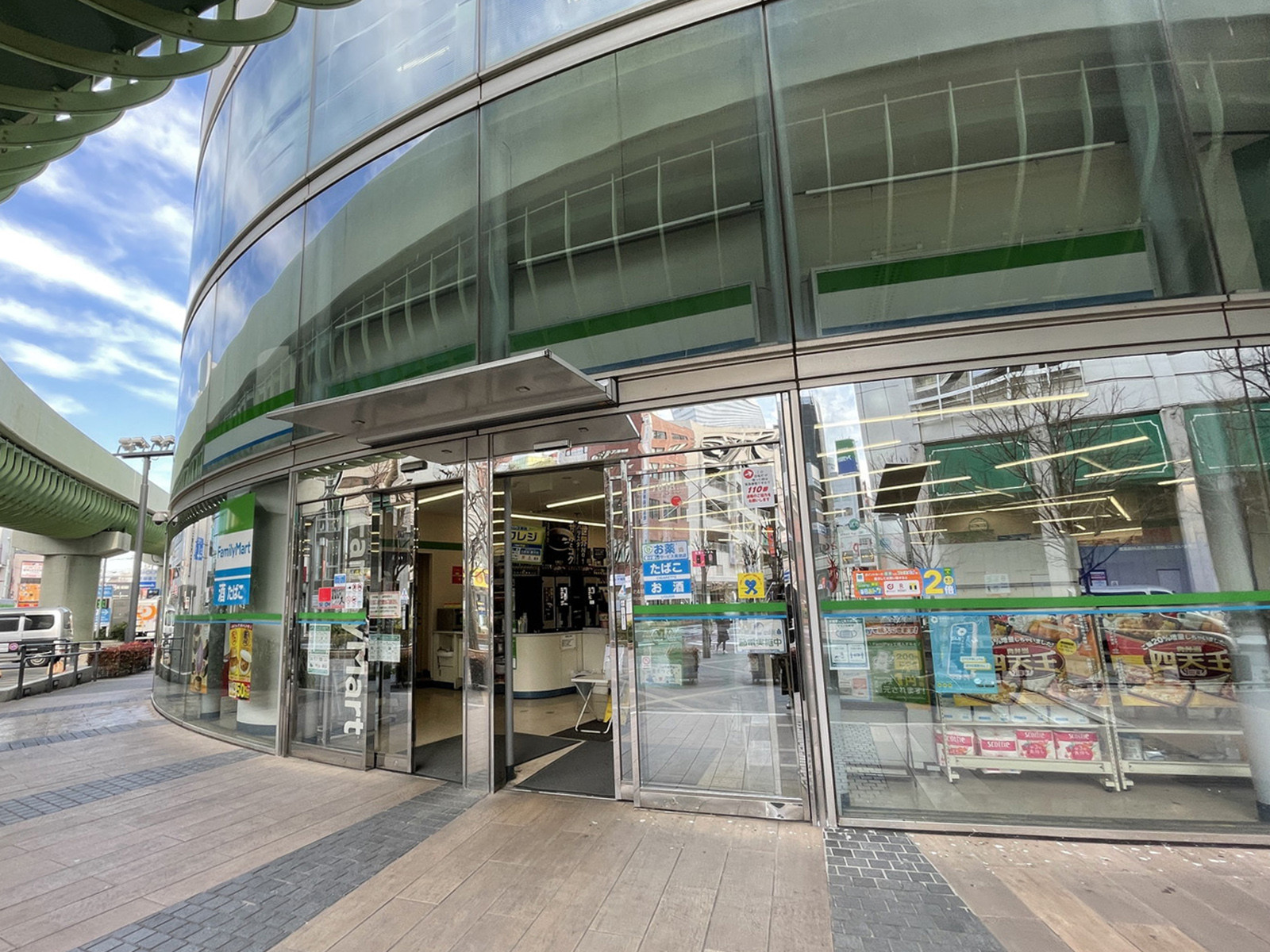 1階のファミリーマートJACK大宮ビル店