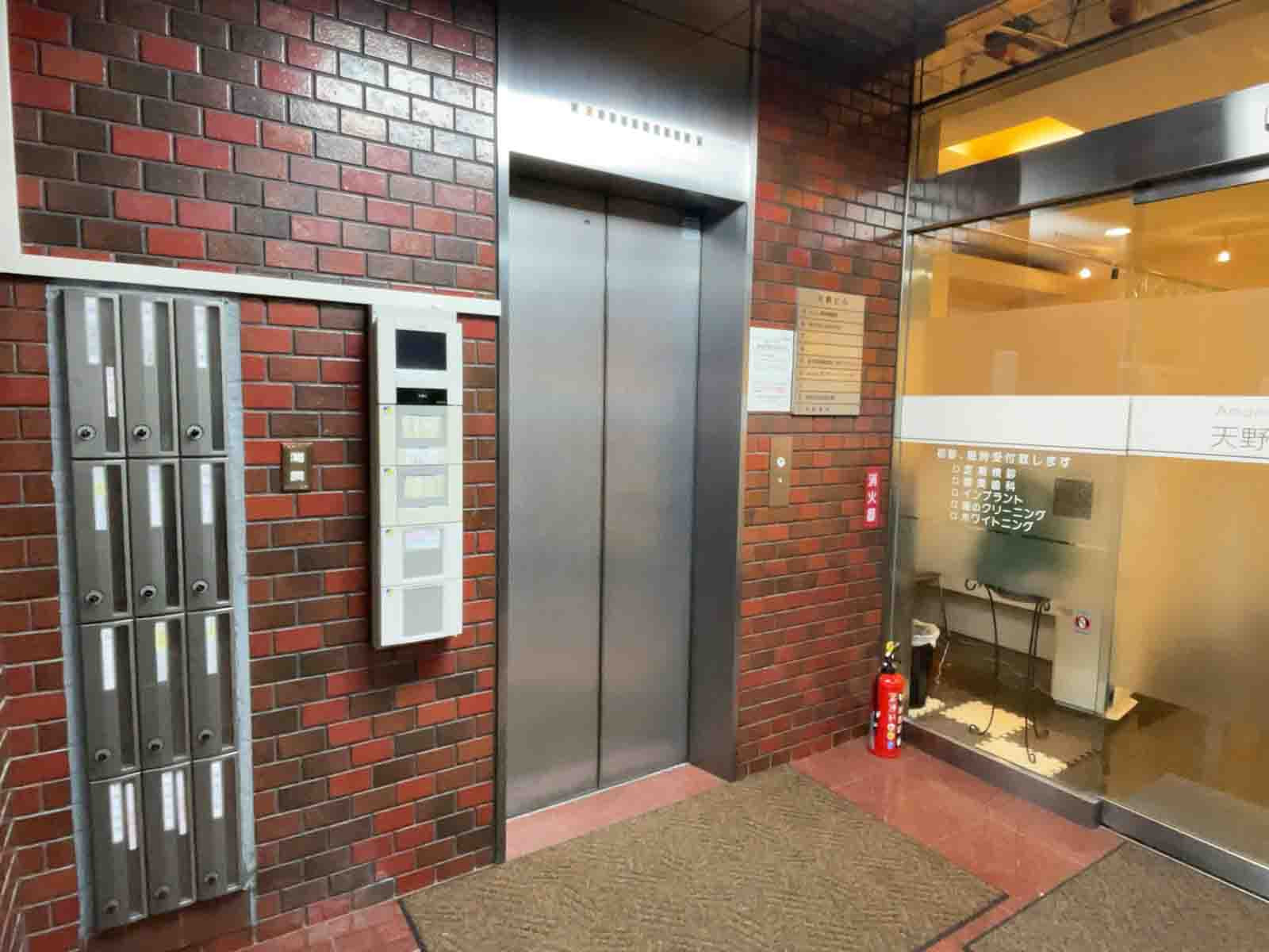 エレベーター(1基)