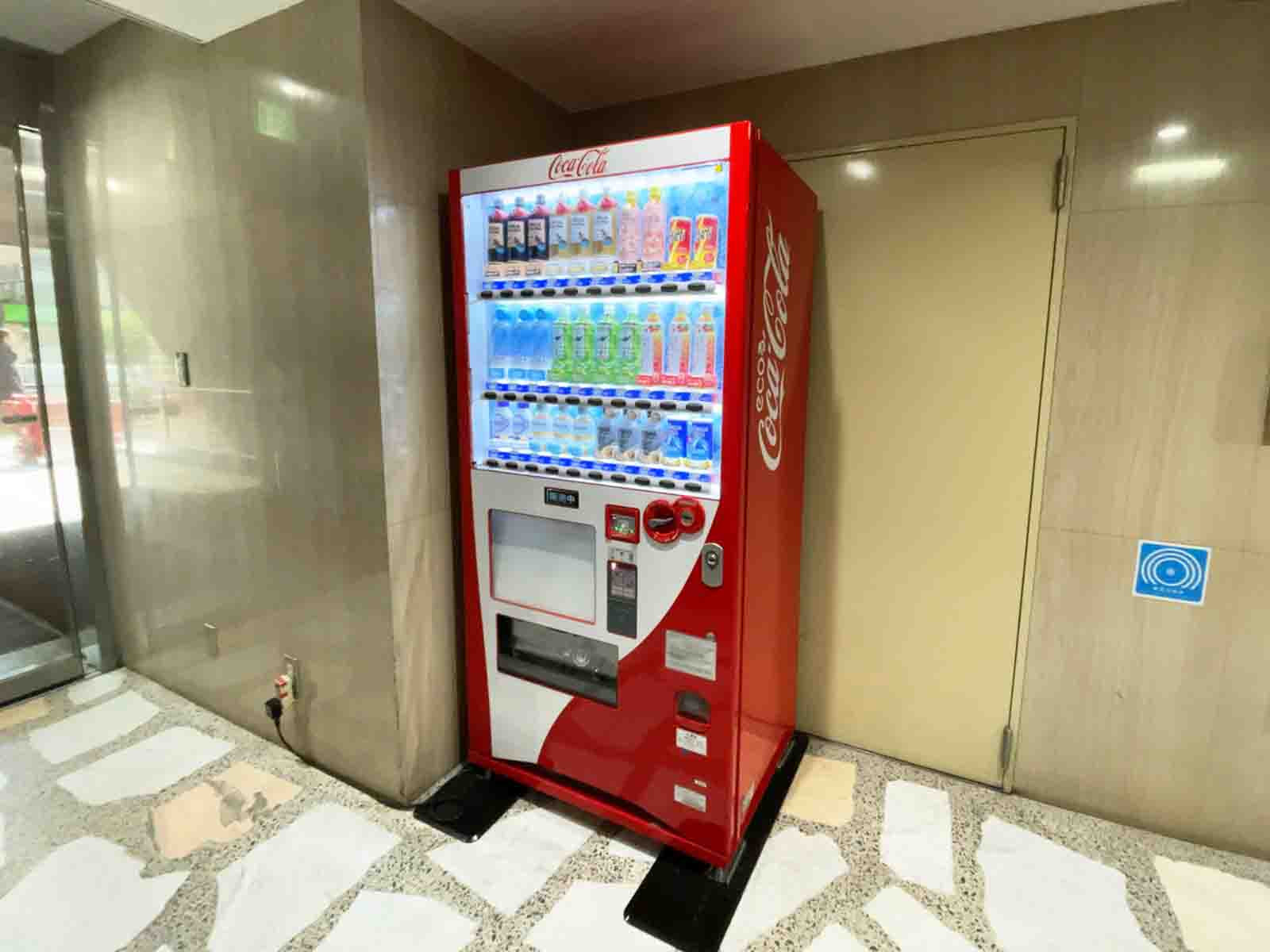 1階にある自動販売機