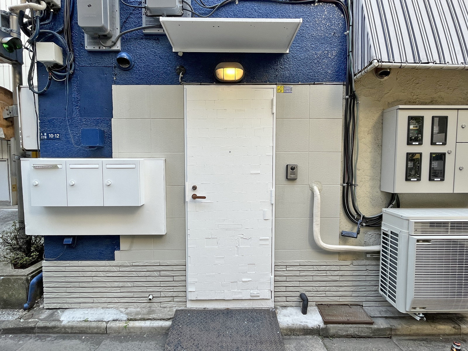 建物出入り口