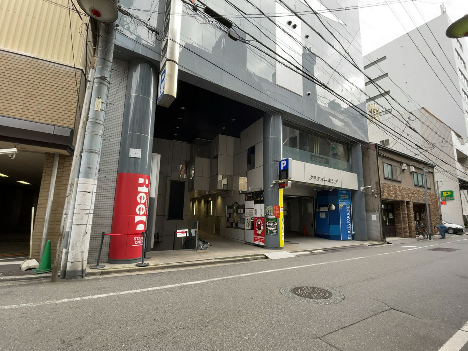 ビル裏1階の様子