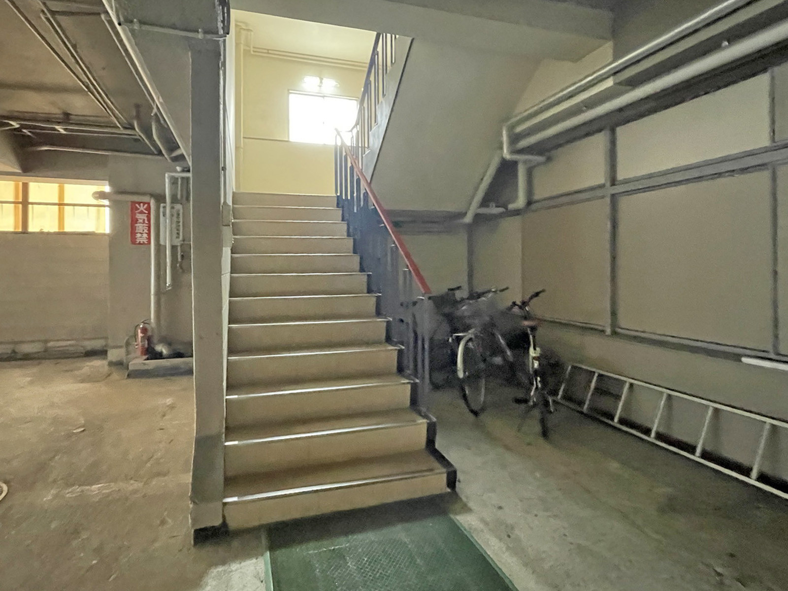 内階段