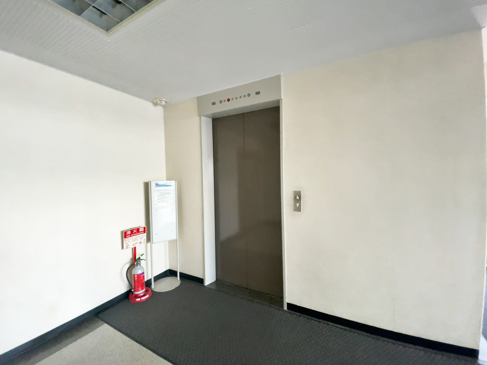 エレベーター（1基）