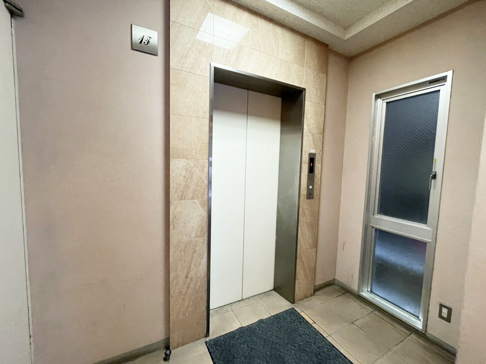エレベーター(1基)