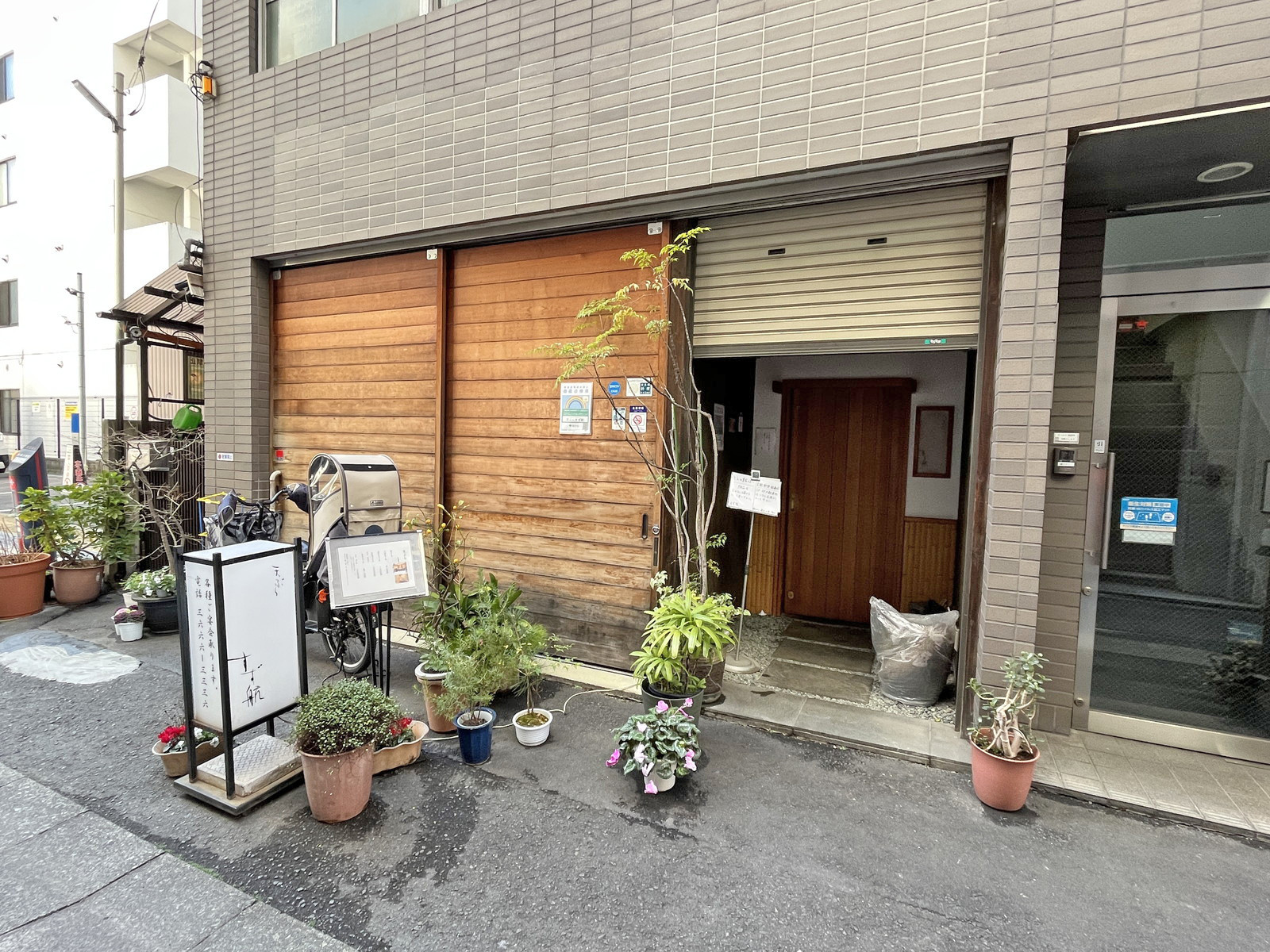 1階テナントの様子