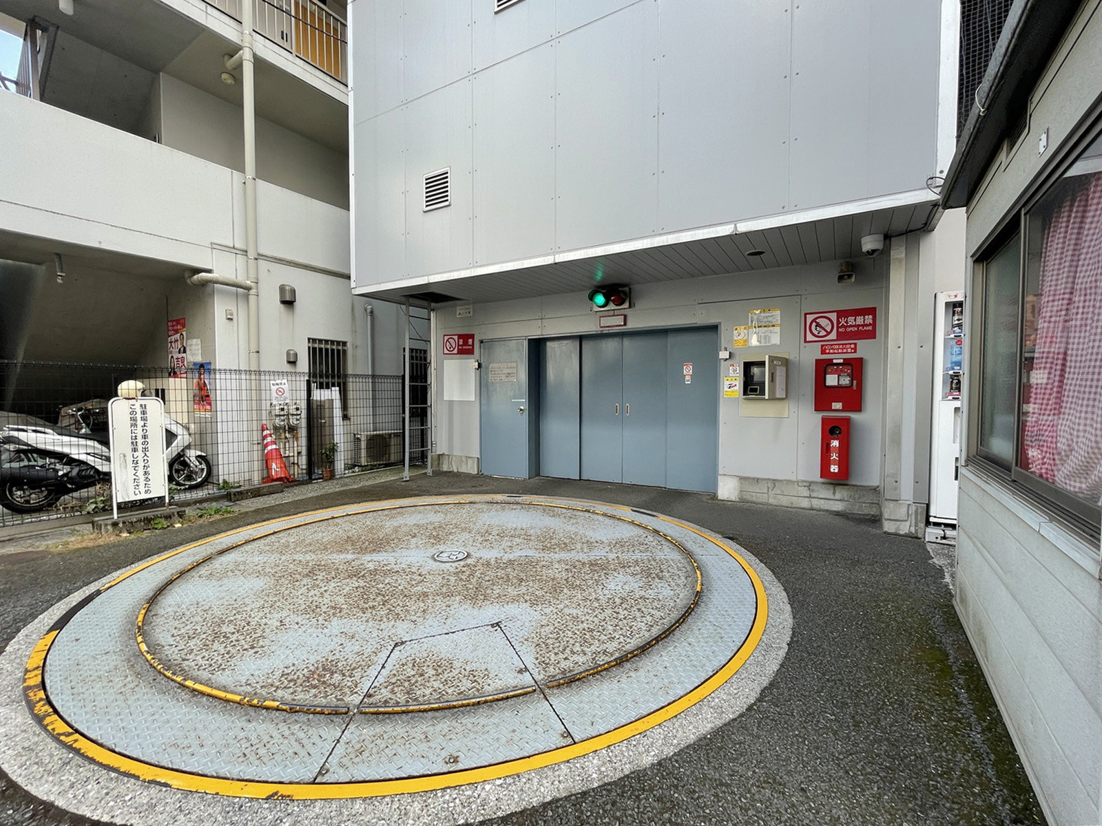駐車場