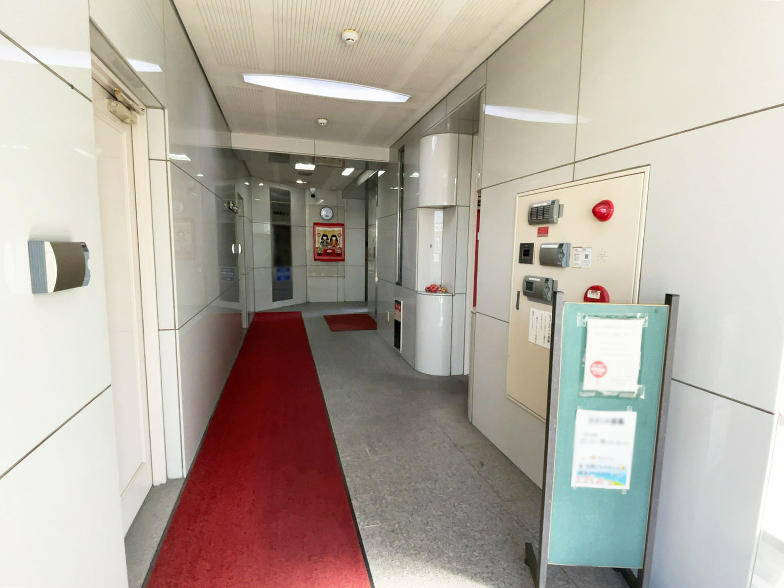 エントランスホール