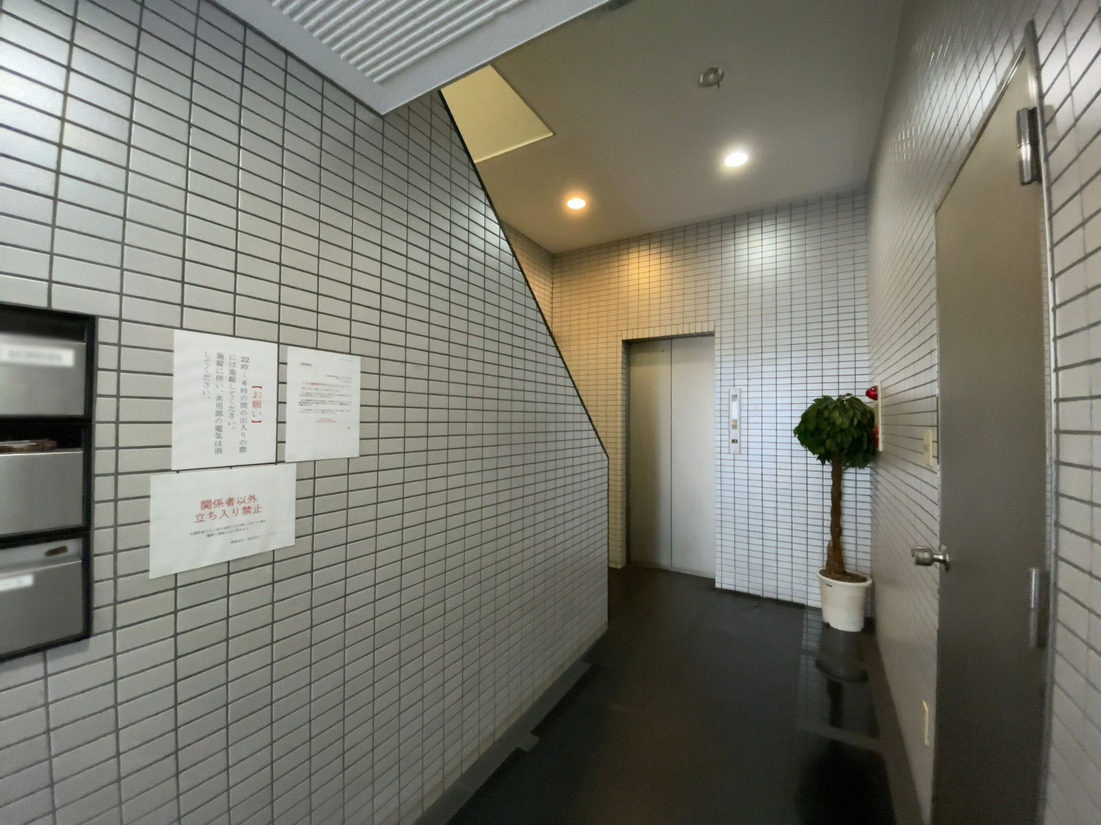 エントランス