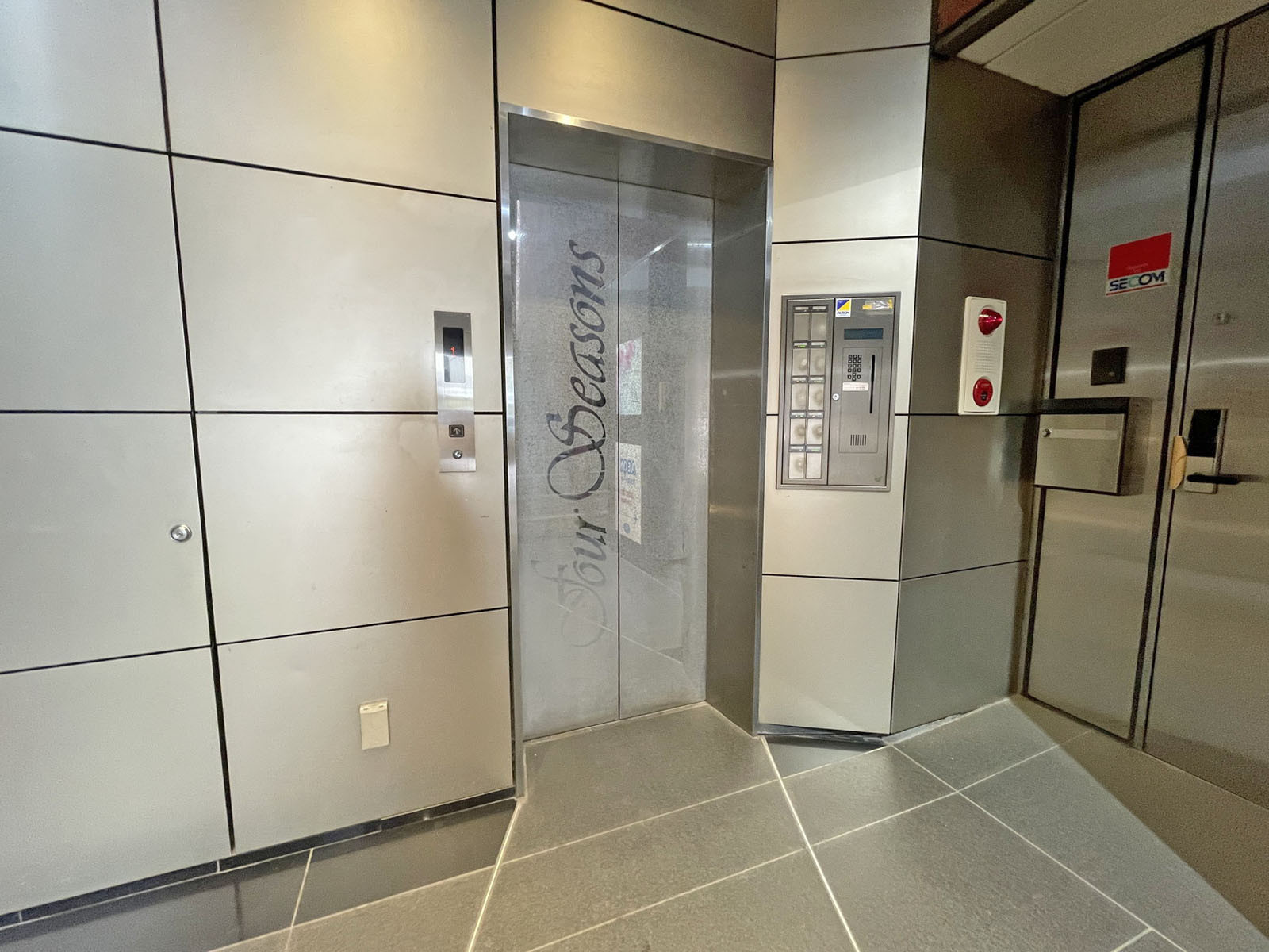 エレベーター