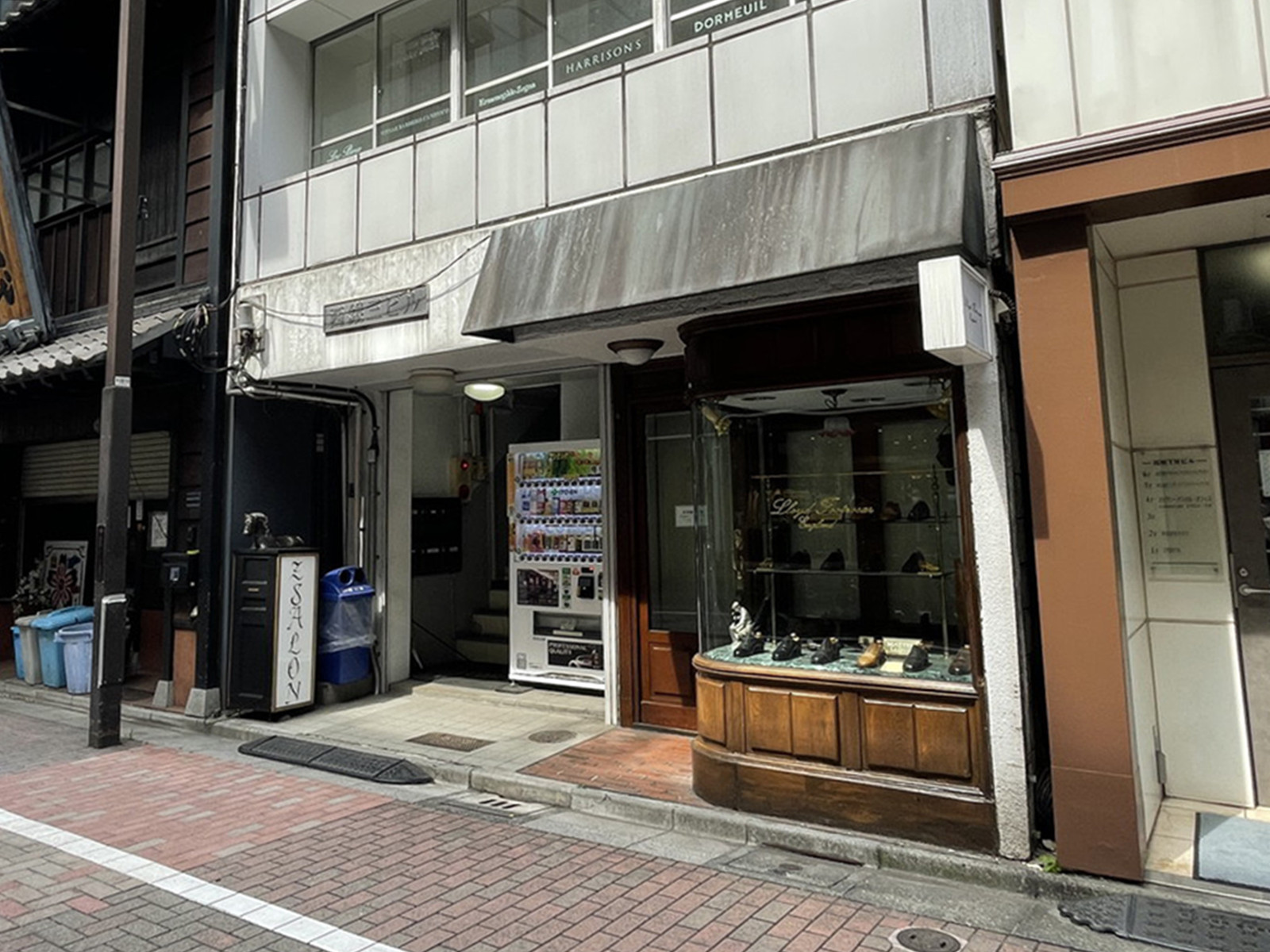 1階テナントの様子