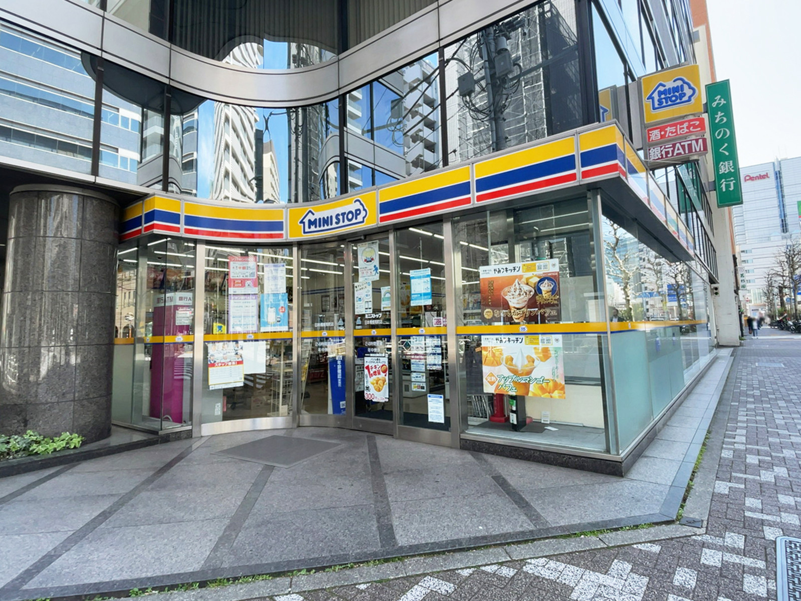 1階のミニストップ 日本橋蛎殻町店