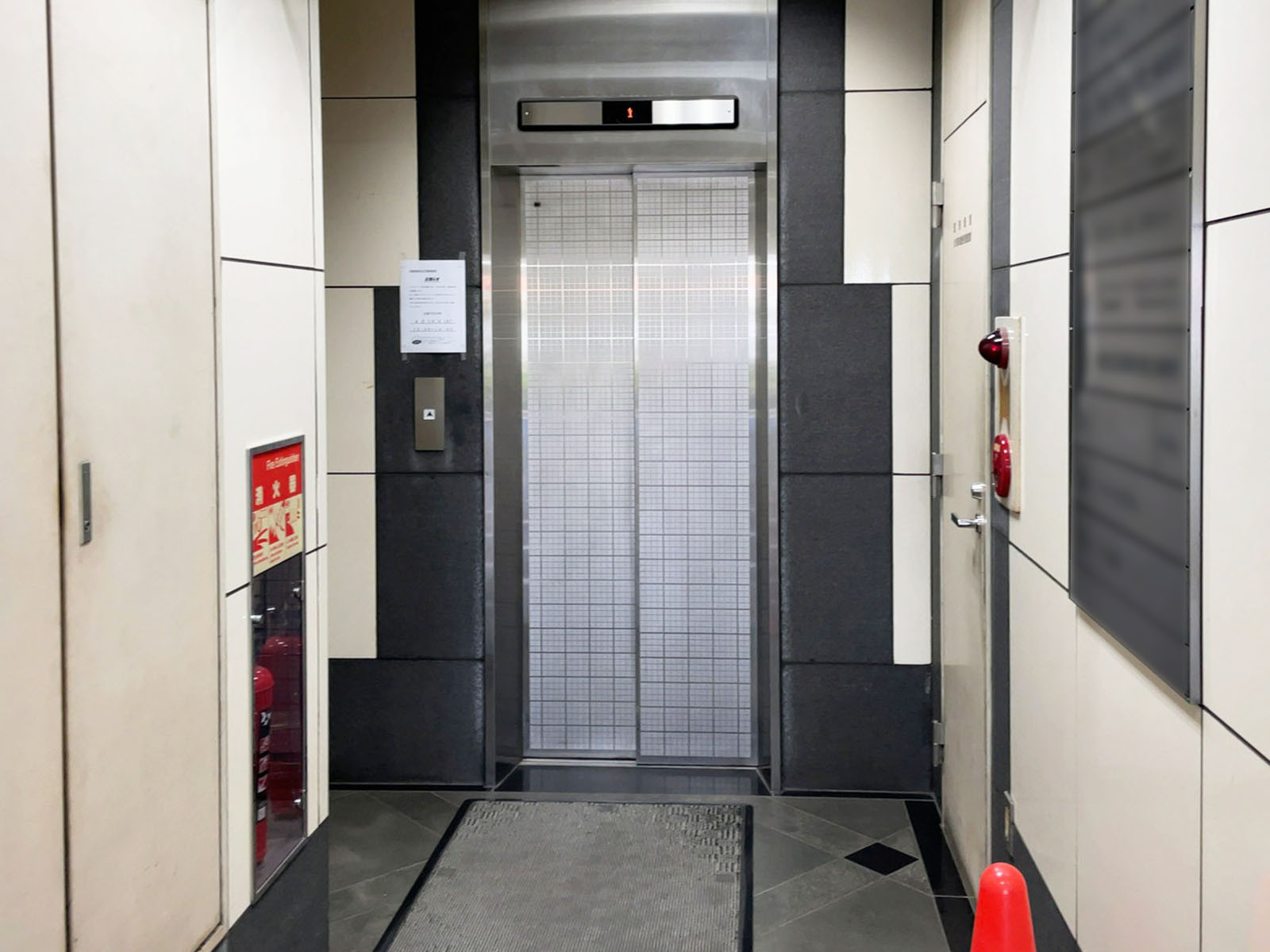 エレベーター(1基)