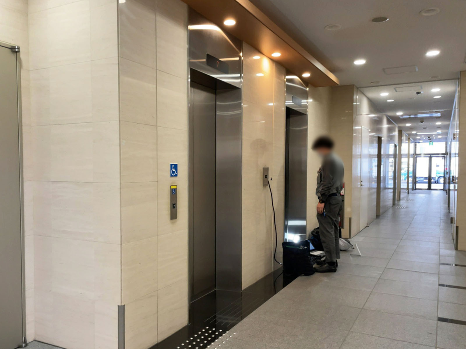 エレベーター(2基)