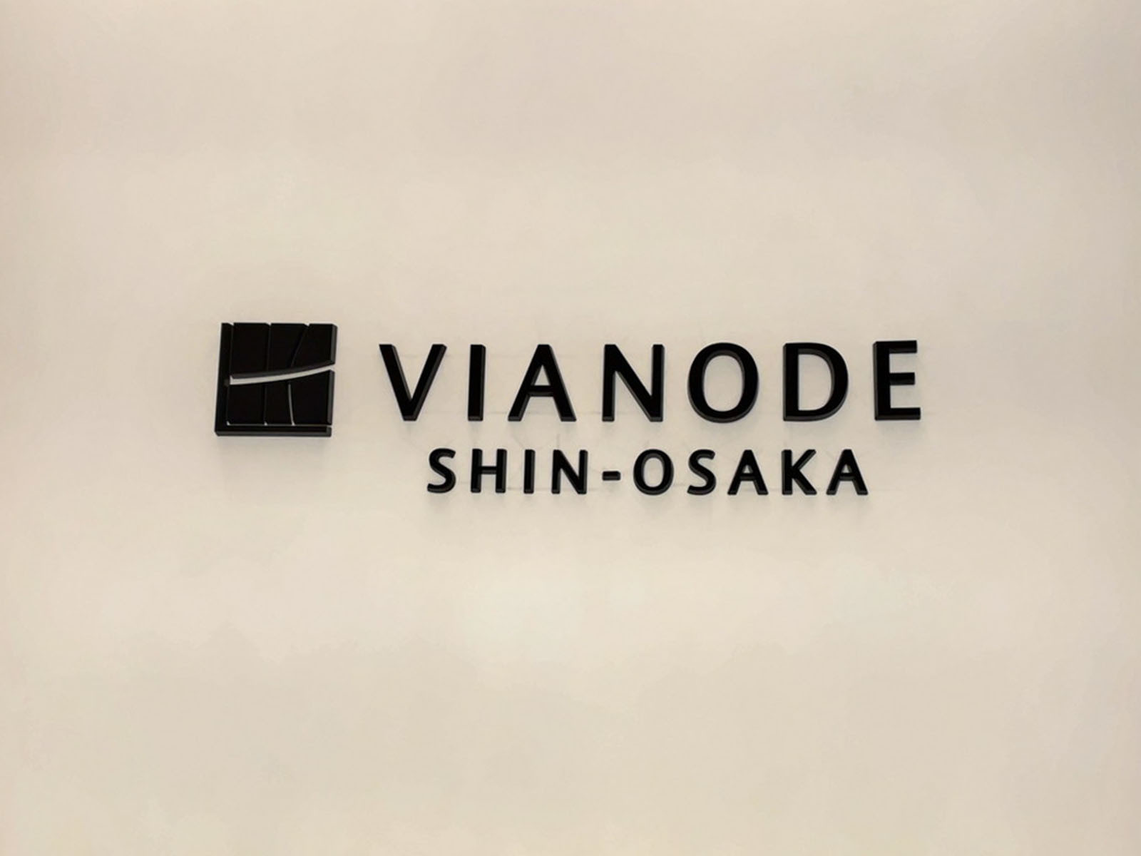 ネームプレート：Vianode SHIN-OSAKA
