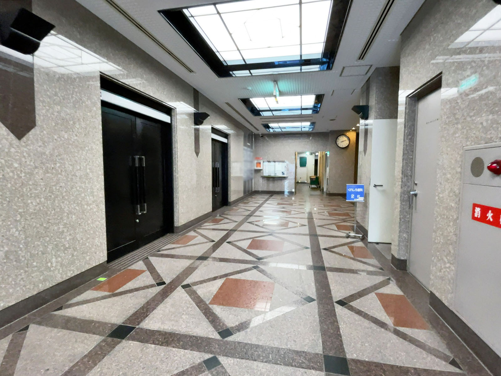 エントランスホール