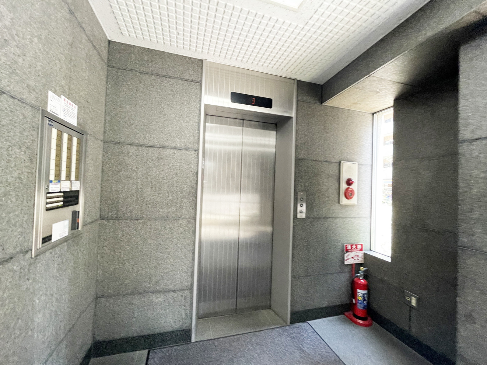 エレベーター(1基)