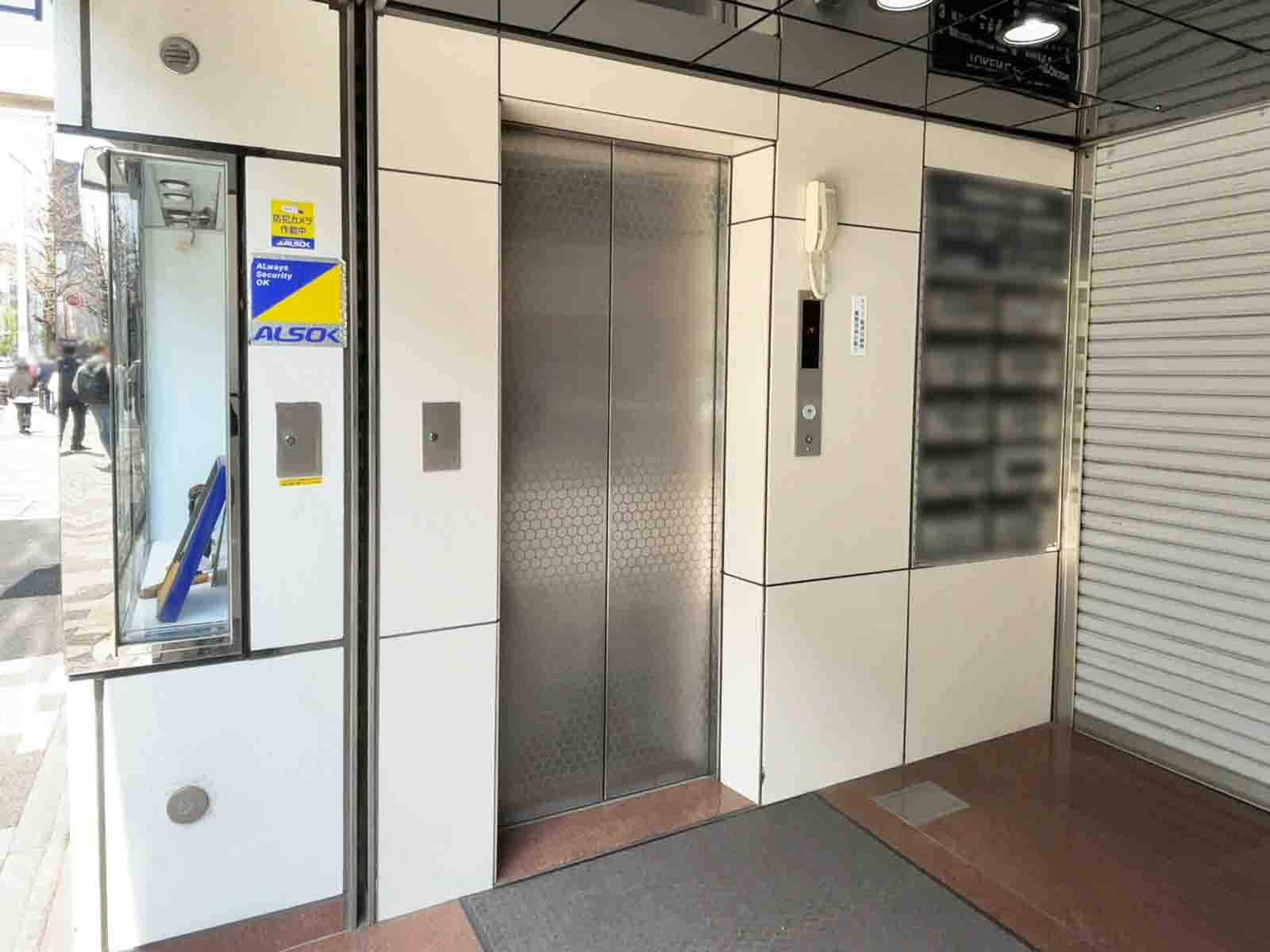 エレベーター(1基)
