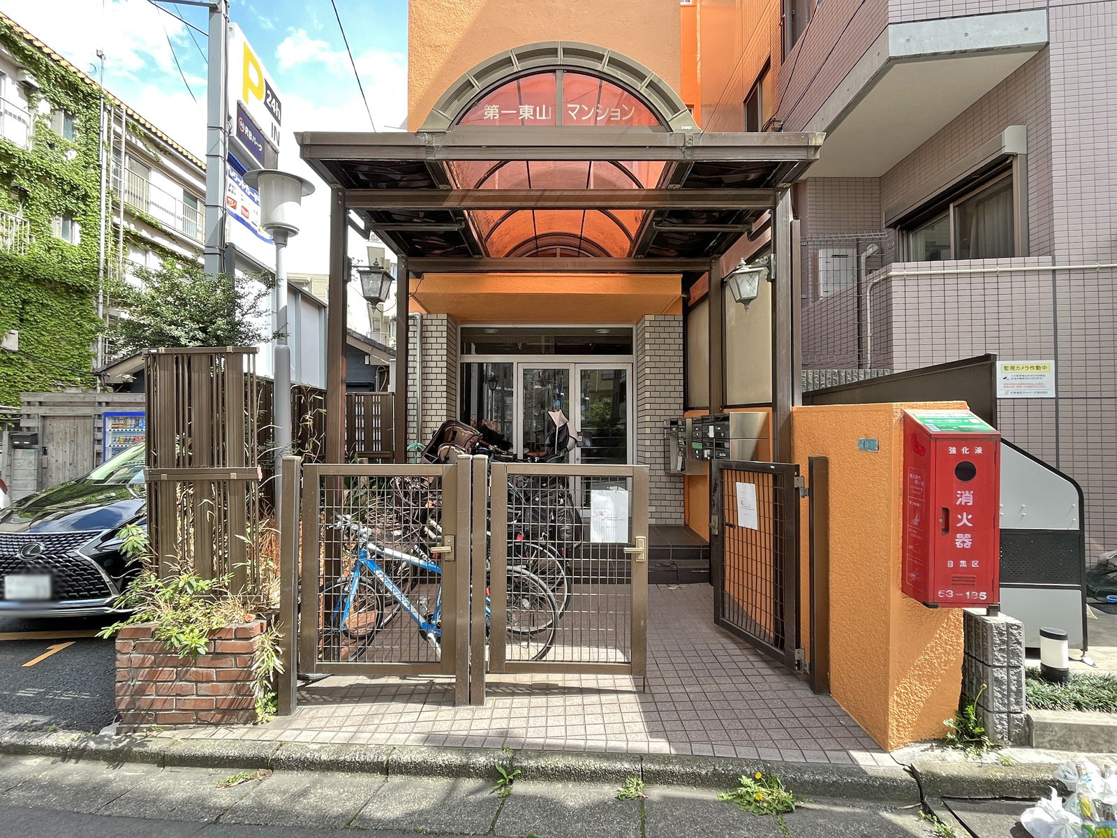 建物出入り口