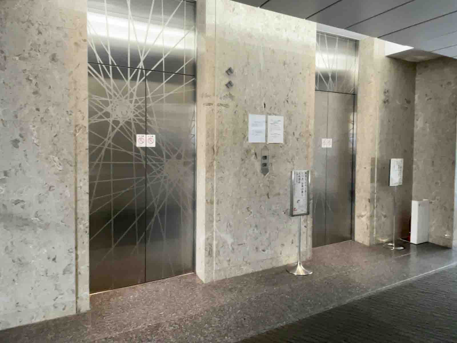 エレベーター(2基)