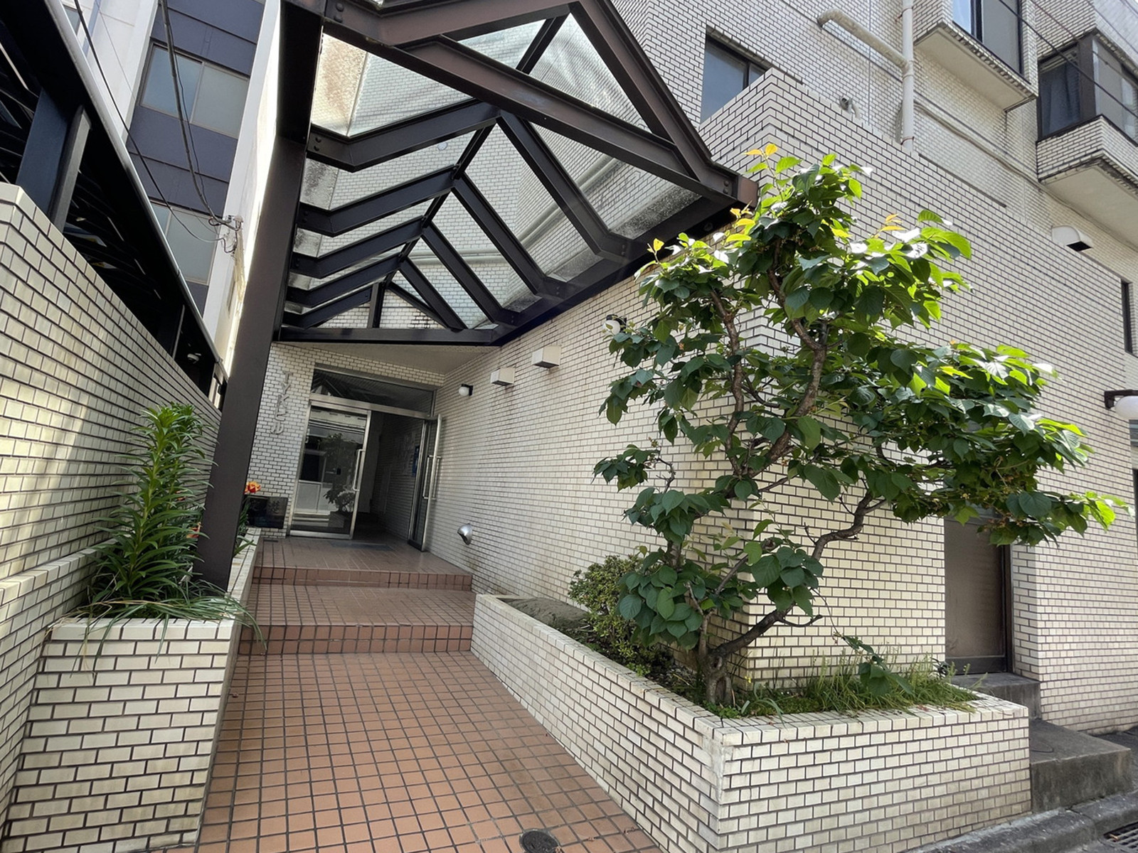 エントランスアプローチ