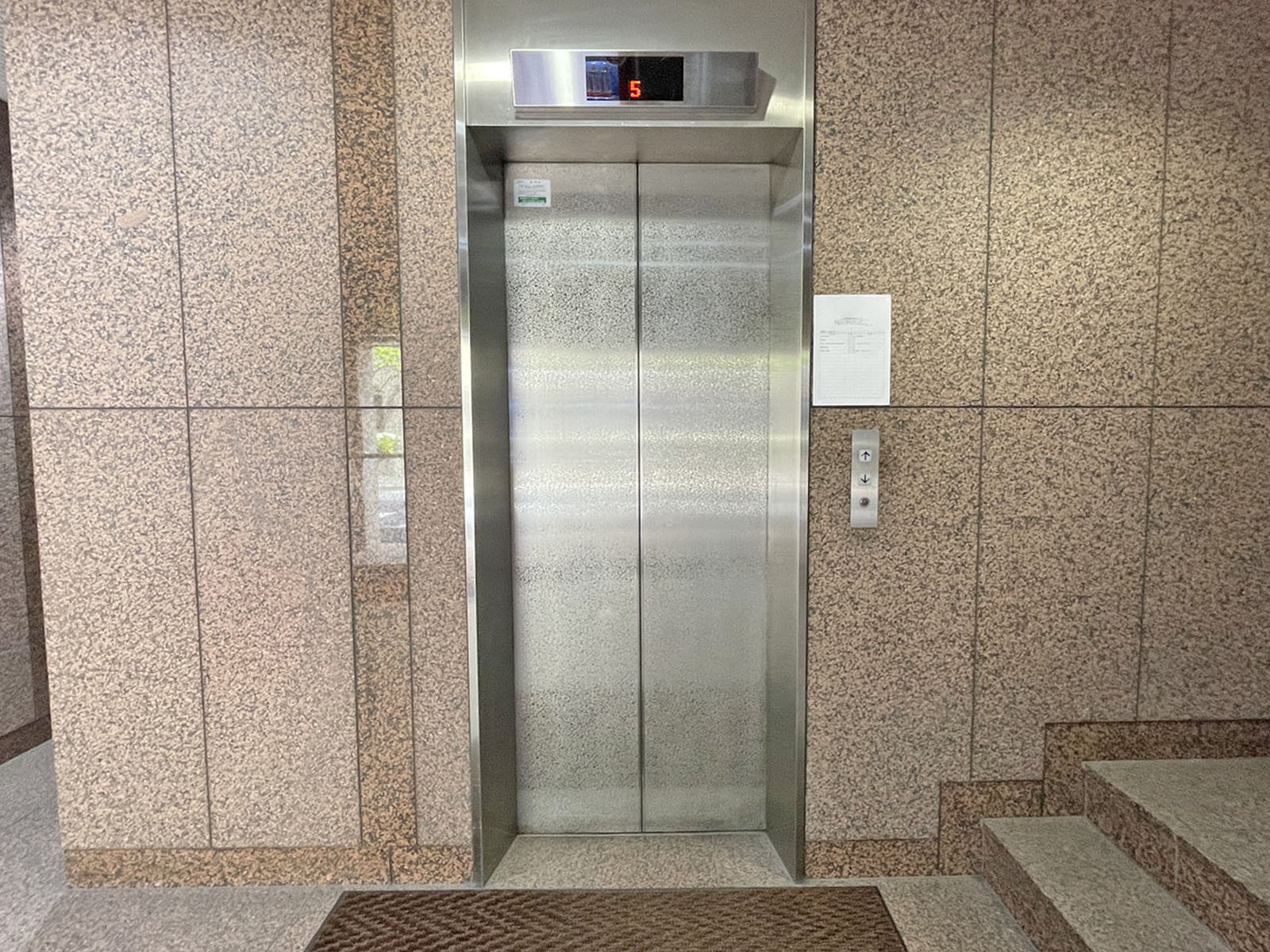 エレベーター