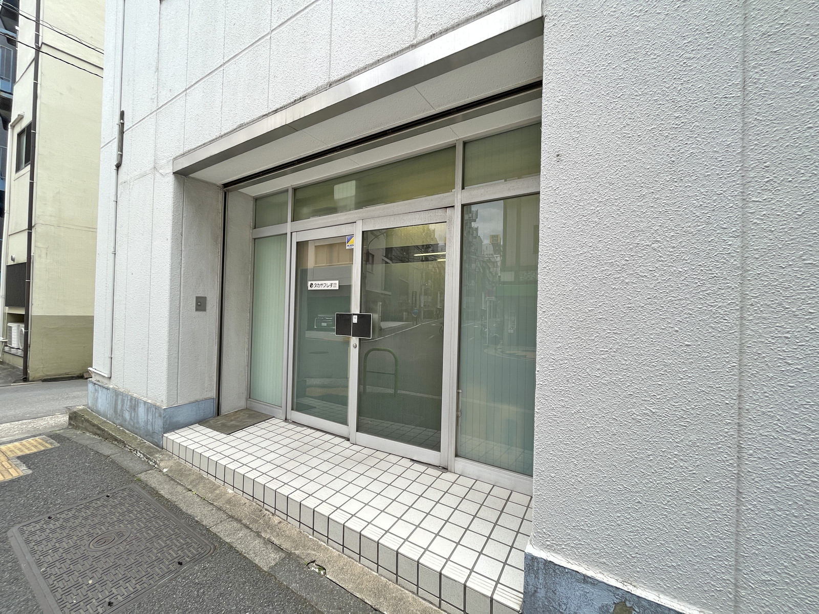 1階テナントの様子