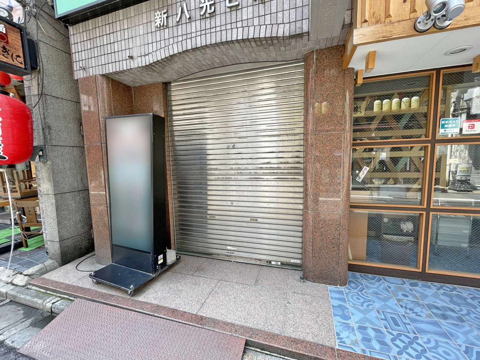 オフィスビル出入口