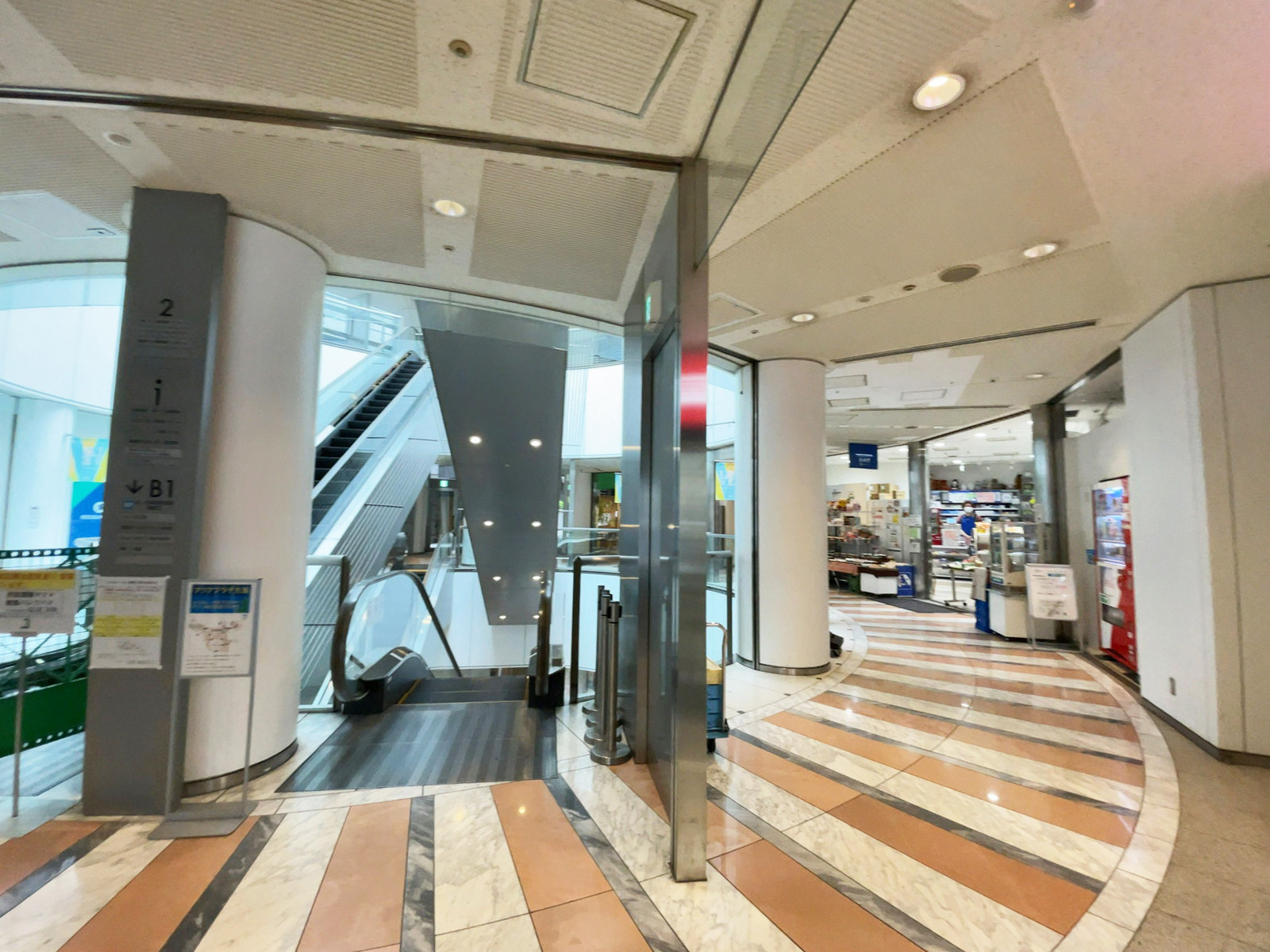 エントランス